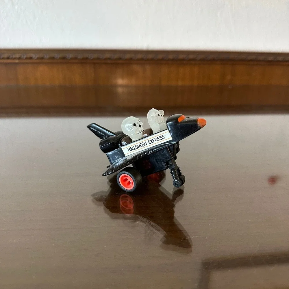 1990 Vintage Halloween Express Black Space Shuttle Pull Back Toy Skull Pilots